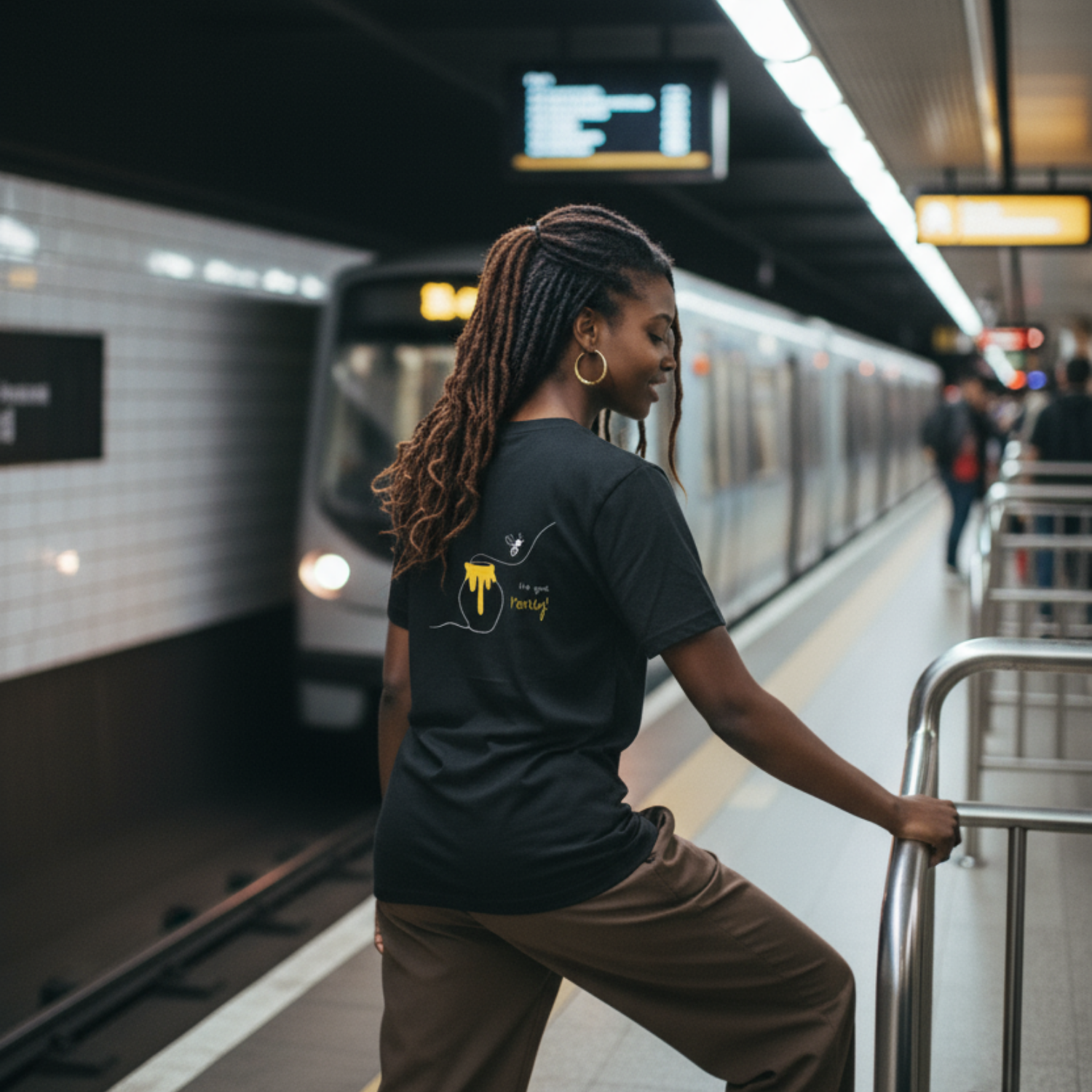 Casual T-Shirt (Backprint): Not your honey